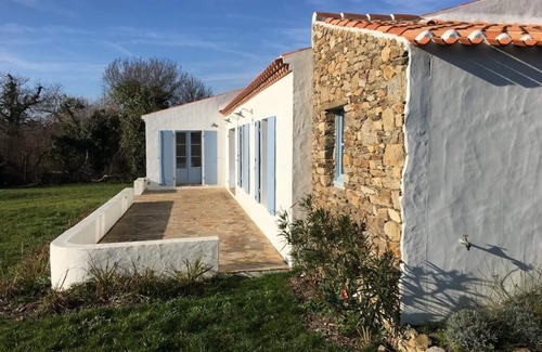 Ile d'Yeu Casa | House in large quiet garden, sailing school and beaches within walking distance