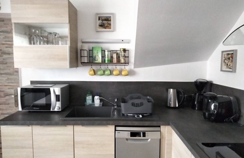 Geneuille Casa | House in wooded environment