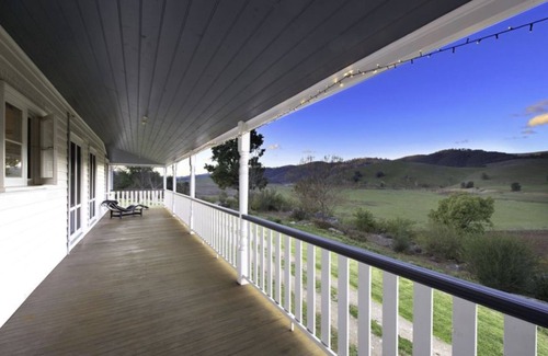 Wee Jasper Casa | House located on 40 acres overlooking the Goodradigbee River.