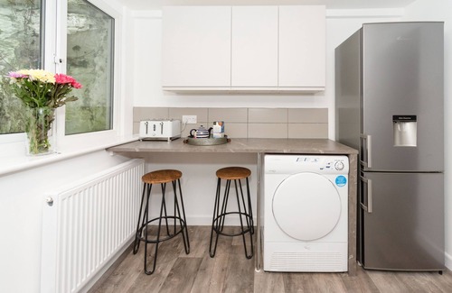 Looe Casa | House nr Beach with Superb View and access to Pool