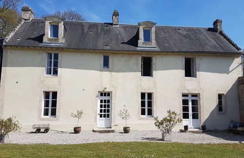 Bieville-Beuville Casa | Cámara de caracteres en un entorno histórico para 6 o 11 personas