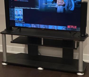 Ottawa Division Apartamento | House of Peace - Includes Wi-Fi, Netflix