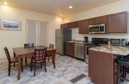 Penn Yan Apartamento | House of Vines: "Perfect location to stay and enjoy the Finger Lakes"