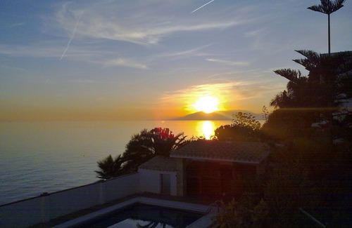 La Cala del Moral Casa | Casa sobre el Mediterráneo, piscina, BBQ Jardín , WiFi, aire acondicionado