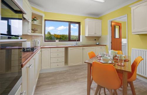 Runham Casa | House - Sleeps 6 & Free parking