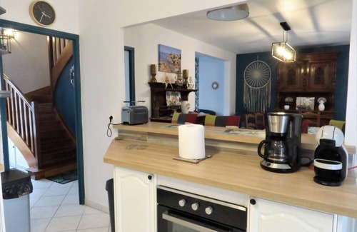 Saint-Quay-Perros Casa | House with garden, large veranda, WIFI in ST QUAY-PERROS