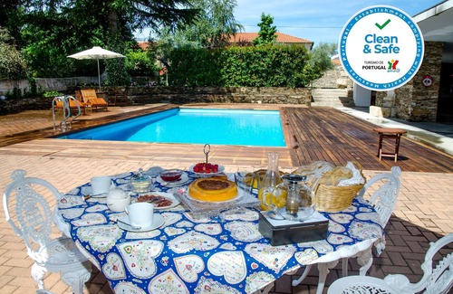 Carvalhais Casa | Refugio Villa de Távoras - Casa con piscina y cocina rústica