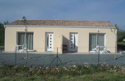 Jonzac Casa | Casa con parking privado - amueblada con turismo 3 estrellas - ideal curistes.