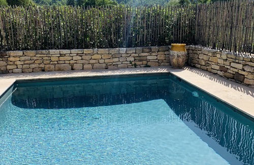 Saignon Casa | Casa con encanto provenzal para los amantes de la autenticidad.