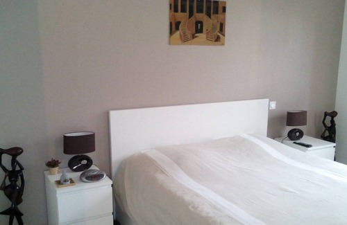 Ambares-et-Lagrave Casa | Casa con piscina cerca de Burdeos