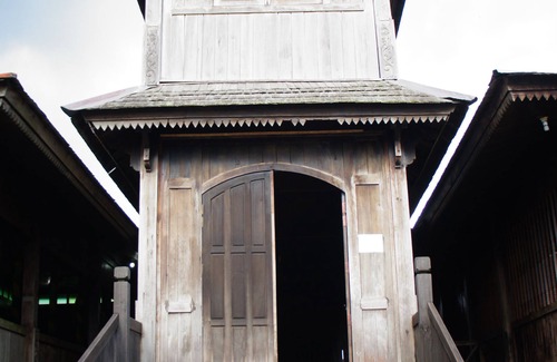 Kumai Alquiler De Eote | Houseboat Bee Kelotok