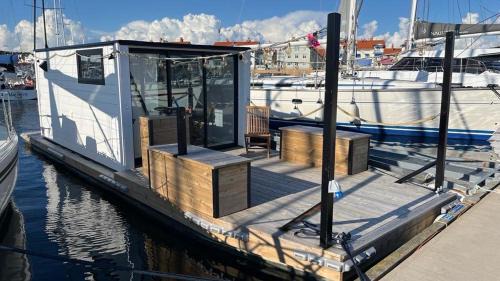 Trosso Alquiler De Eote | Houseboat in Karlskrona City