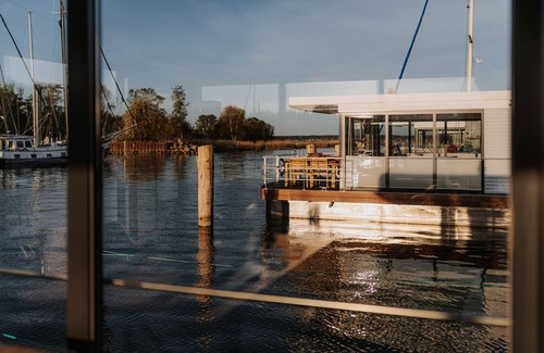 Peenemuende Alquiler De Eote | Houseboat Trinity, a sealoft on the Baltic Sea in Peenemünde Island Usedom