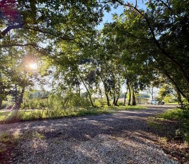 Jarovce Casa | Houseboat with touch of luxury