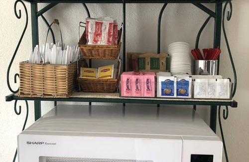 Louisville Hotel | Howard Johnson by Wyndham Airport