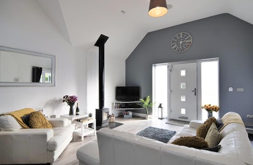 York Casa | Hoxne Cottages - Sunflower Cottage with private hot tub