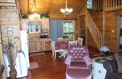 Spencer Cabina | HS-Dos habitaciones, Cumberland Plateau Retreat (Tres noches + $ 100 de descuento)