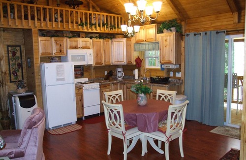 Spencer Cabina | HS-Dos habitaciones, Cumberland Plateau Retreat (Tres noches + $ 100 de descuento)