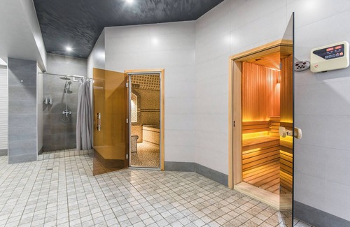 Tashkent Hotel | Huayue Mansion Hotel