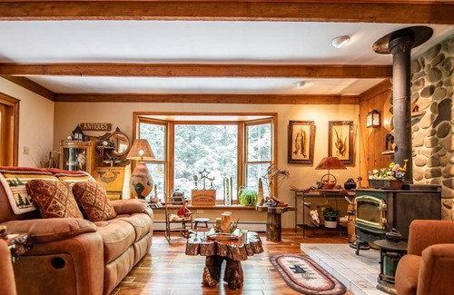 Eagles Mere Cabaña | Huckleberry Hollow - Robin Real Estate
