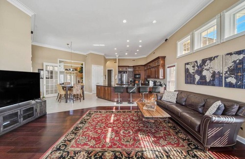 McHenry Casa | HUGE Crystal Lake 7 Acre Ranch w/Pool & Hot Tub