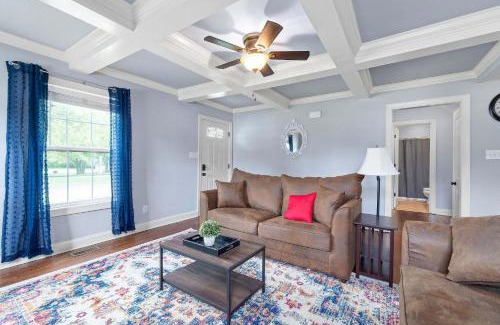 Clarksville Casa | Huge Yard & Patio Near Downtown - Sage Cottage