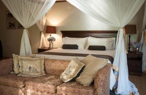 Thyolo Cabina | Huntingdon House and Chawani Bungalow
