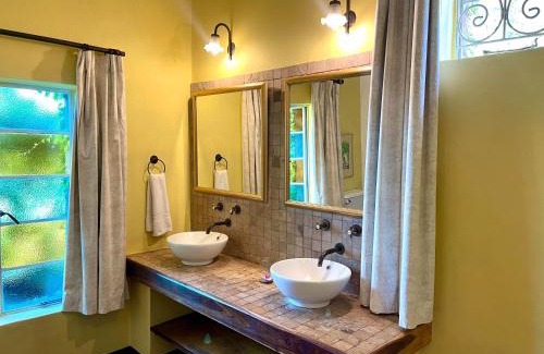 Thyolo Cabina | Huntingdon House and Chawani Bungalow