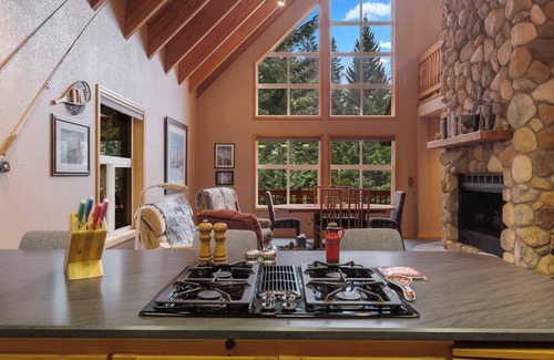 Hyak Casa | Spring Midweek Sale | 20% Off Mon - Thurs