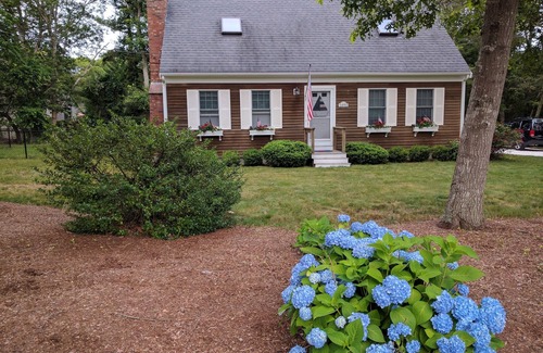 West Hyannisport Casa | Hyannisport 3br / 2ba, A / C, .5mi de playa privada, pase de playa de la ciudad.