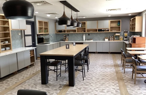 East Point Hotel | Hyatt Place Atlanta Airport-North