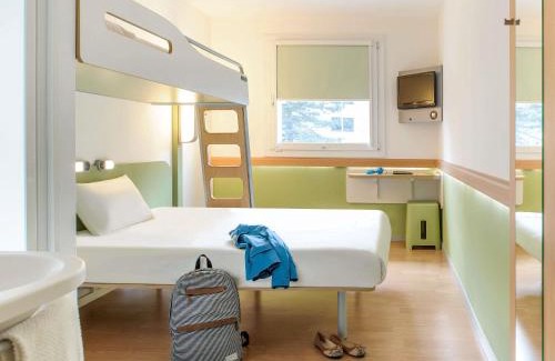 Little Hay Hotel | ibis budget Birmingham Airport Terminal Building - NEC