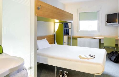 Little Hay Hotel | ibis budget Birmingham Airport Terminal Building - NEC