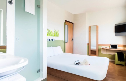 Leeds Hotel | ibis budget Leeds Centre Crown Point Road