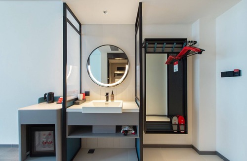 Qingdao Casa | ibis Jiaodong Airport EMU Town Store