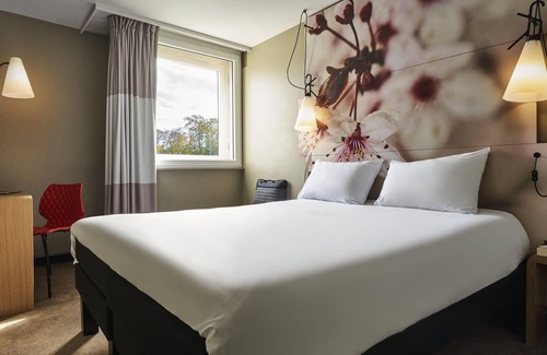 Emerainville Hotel | ibis Marne La Vallee Emerainville