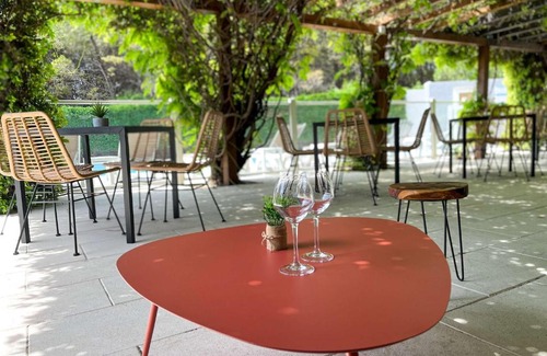 Costieres Hotel | ibis Nîmes Ouest - A9