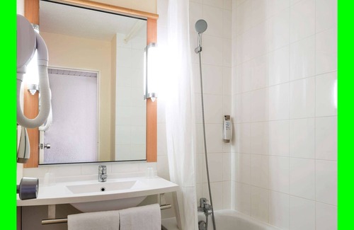 Chasseneuil-du-Poitou Hotel | ibis Site du Futuroscope