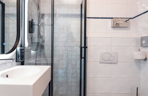 Aeropole Science Park Hotel | Ibis Styles Charleroi Airport Aero44