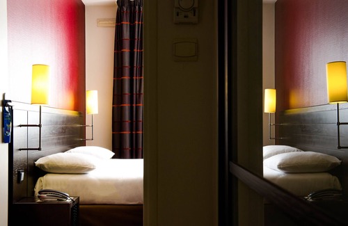 Nantes Centre Hotel | ibis Styles Nantes Centre Place Royale