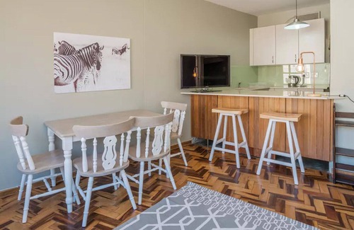 Cape Town City Centre Apartamento | ¡Arquitectura icónica con vistas panorámicas a la montaña!