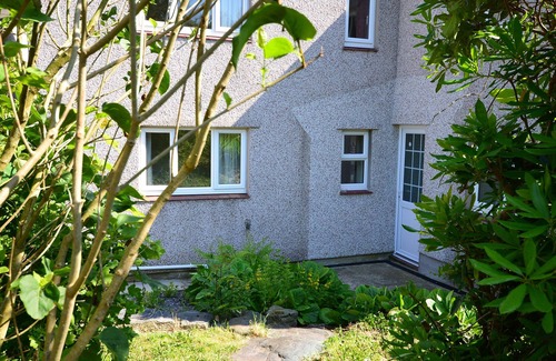 Newborough Cabaña | IDAN HOUSE, family friendly, character holiday cottage in Newborough