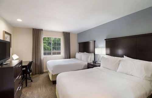 Torrance Complejo | Ideal Mix of Comfort and Value! Free Breakfast, Near Dive N Surf, Redondo Beach