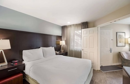 Torrance Complejo | Ideal Mix of Comfort and Value! Free Breakfast, Near Dive N Surf, Redondo Beach