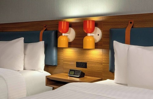 Foxboro Hotel | Ideal Mix of Comfort and Value! Near Wrentham Village Premium Outlets