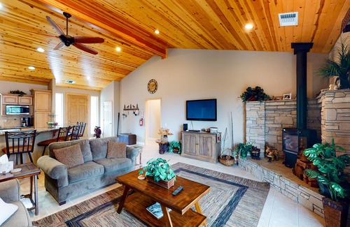 Bass Lake Casa | Ideally-located home in Willow Cove area w/wood fireplace, WiFi, AC - near lake