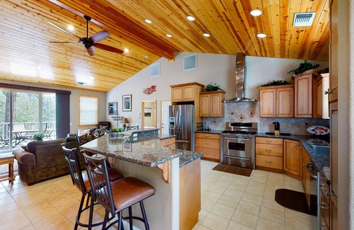 Bass Lake Casa | Ideally-located home in Willow Cove area w/wood fireplace, WiFi, AC - near lake