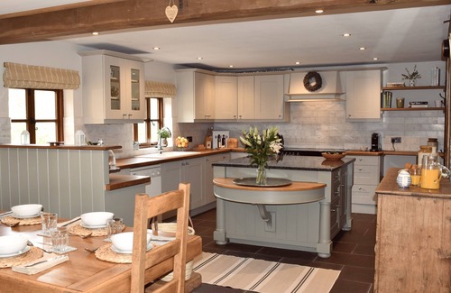 Longtown Otro | Idyllic 17th Century Farmhouse with Glorious Mountain Views