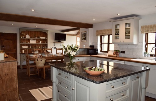 Longtown Otro | Idyllic 17th Century Farmhouse with Glorious Mountain Views