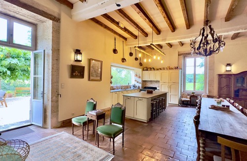 Laplume Casa | Idyllic French château surrounded by rolling hills- Chateau de Lassalle